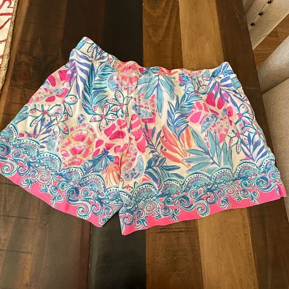 LILLY PULITZER LILO LINEN SHORTS -SIZE LARGE - “Rainforest Retreat” Print - EUC - Picture 1 of 5